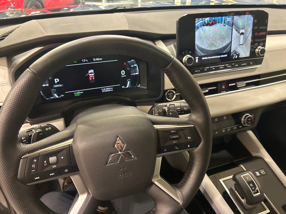 Mitsubishi Outlander Plug-In Hybrid SEL 2025-38