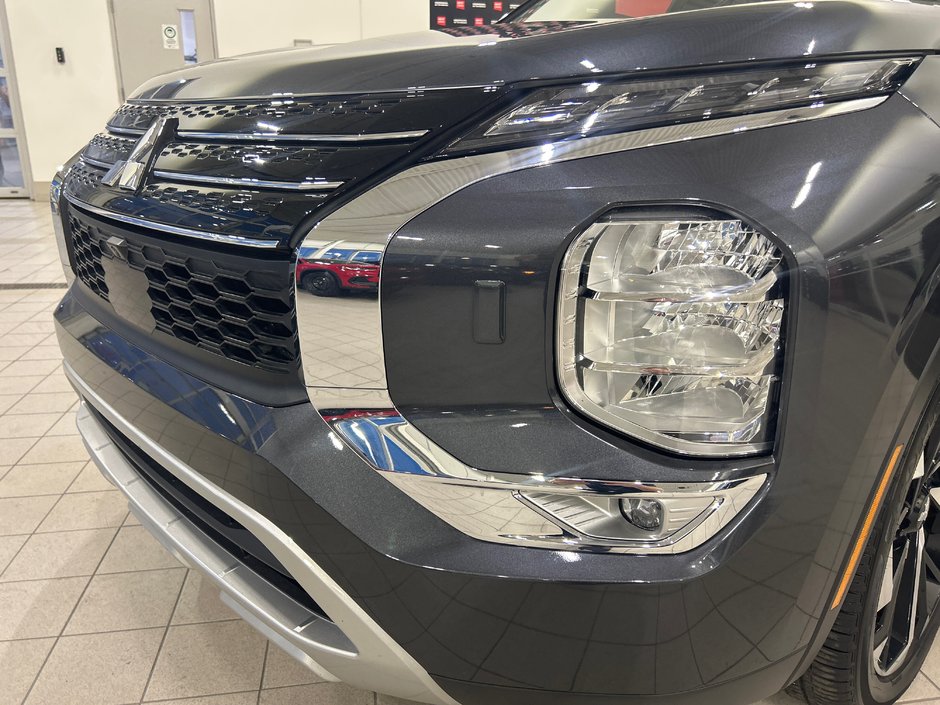 Mitsubishi Outlander Plug-In Hybrid SEL 2025-21