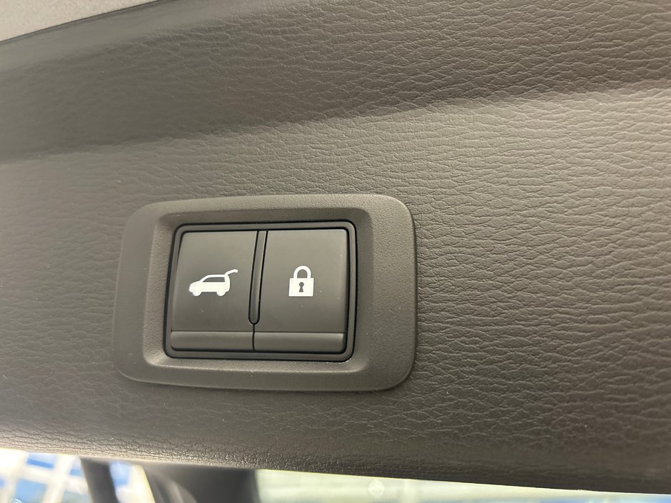 Mitsubishi Outlander Plug-In Hybrid SEL 2025-12