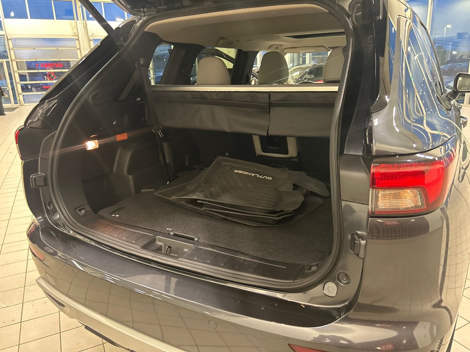 Mitsubishi Outlander Plug-In Hybrid SEL 2025-14