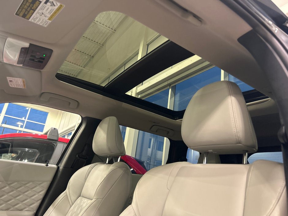 Mitsubishi Outlander Plug-In Hybrid SEL 2025-40