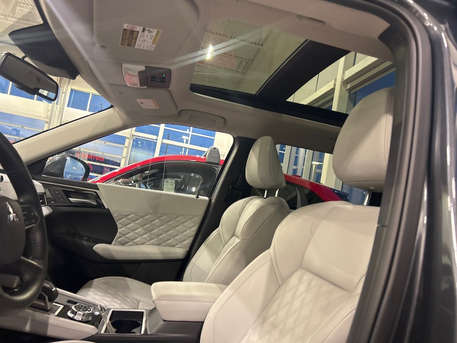 Mitsubishi Outlander Plug-In Hybrid SEL 2025-39