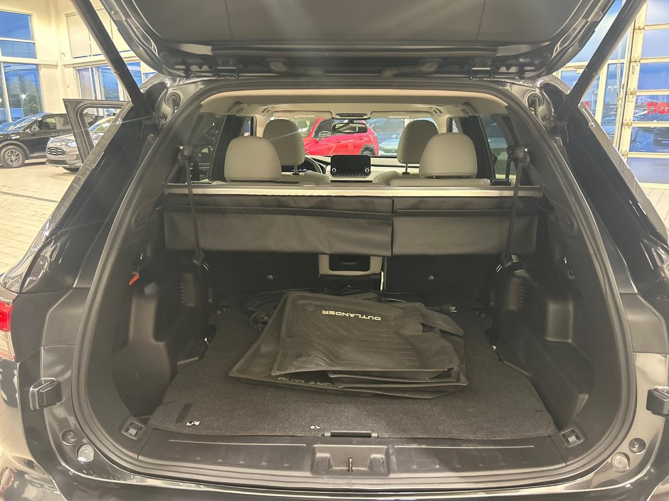 Mitsubishi Outlander Plug-In Hybrid SEL 2025-11