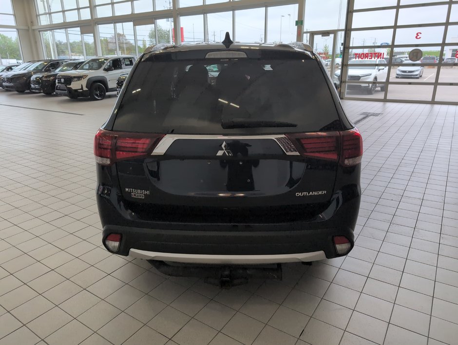 Mitsubishi Outlander GT 2017-5