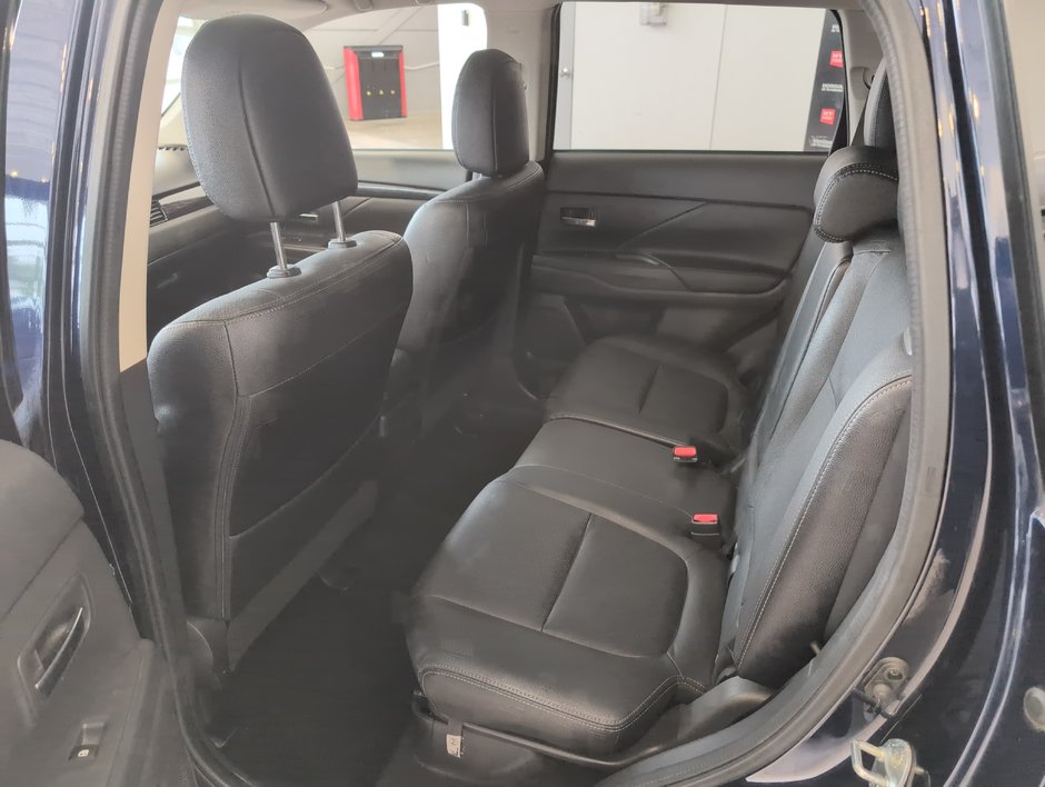 Mitsubishi Outlander GT 2017-14