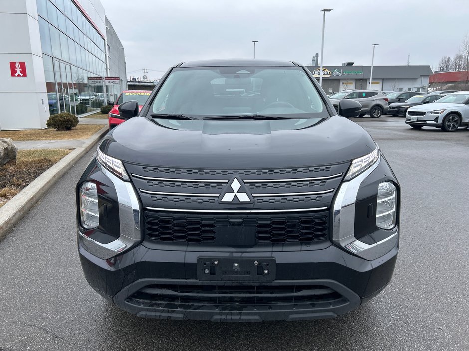 Mitsubishi Outlander ES 2023-8