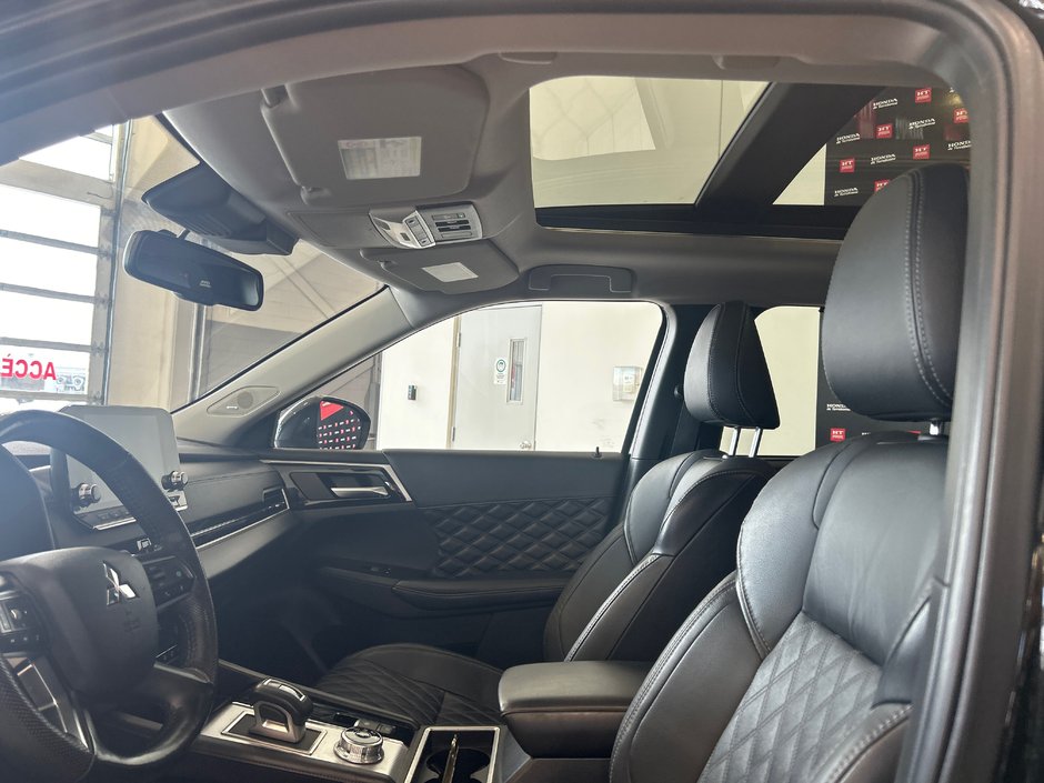 Mitsubishi Outlander GT 2023-20