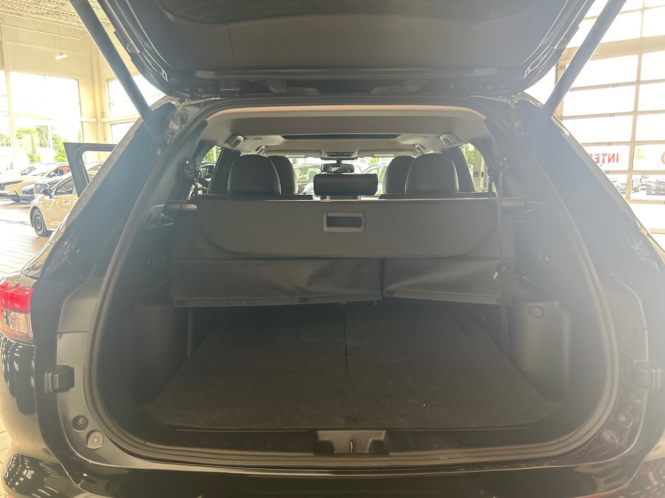 Mitsubishi Outlander GT 2023-9
