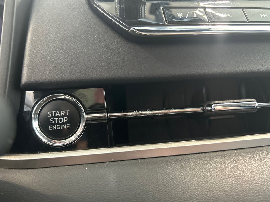 Mitsubishi Outlander GT 2023-36