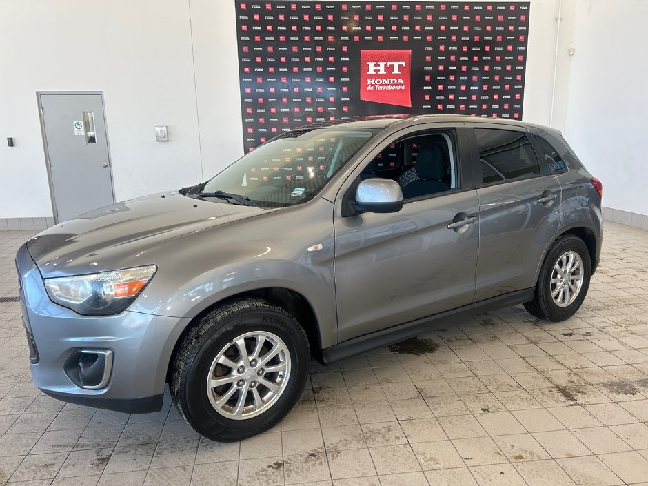 2014 Mitsubishi RVR SE-0