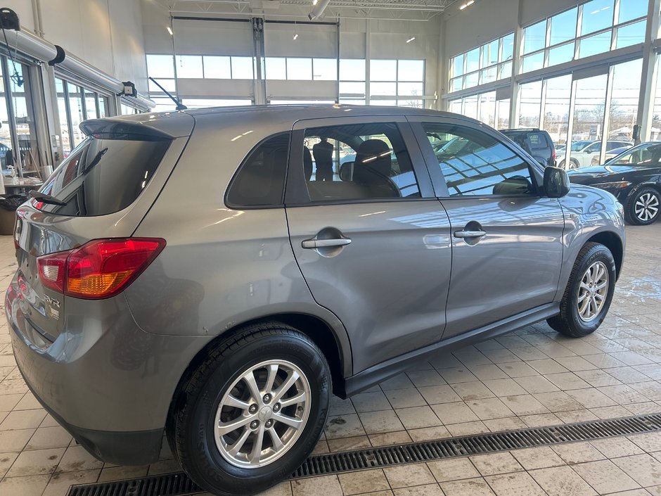 2014 Mitsubishi RVR SE-4