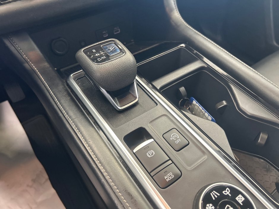 Nissan Pathfinder SL 2022-26