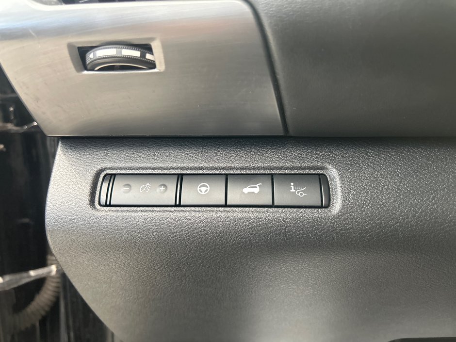 Nissan Pathfinder SL 2022-25