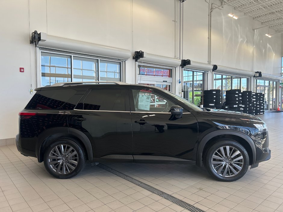 Nissan Pathfinder SL 2022-5