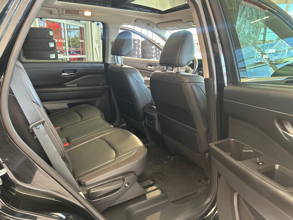 Nissan Pathfinder SL 2022-13