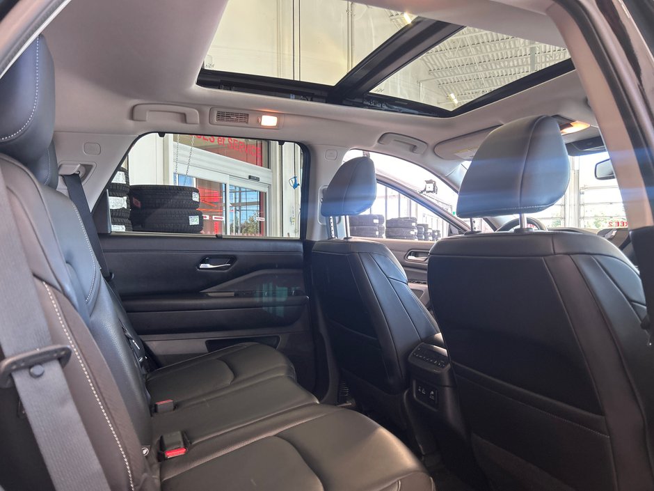 Nissan Pathfinder SL 2022-14