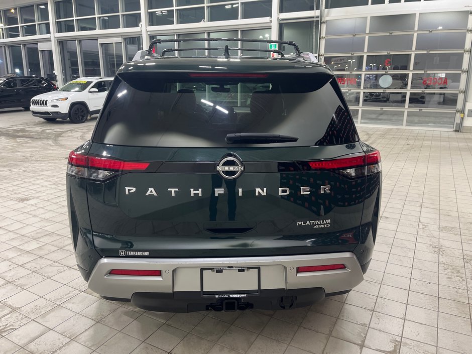 Nissan Pathfinder Platinum 2023-3