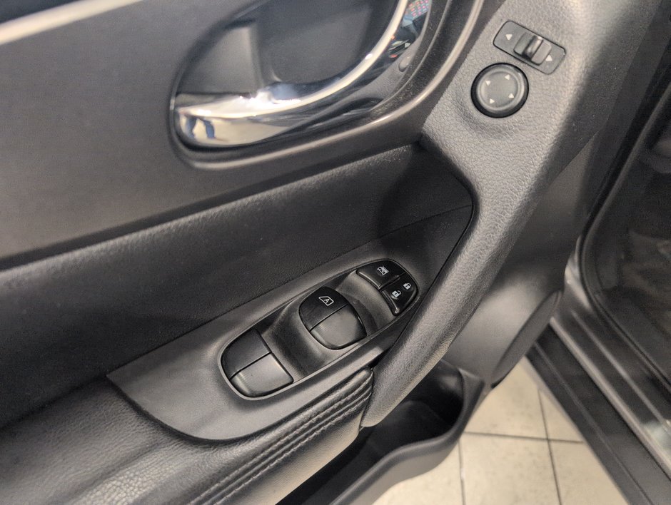2014 Nissan Rogue SV-13