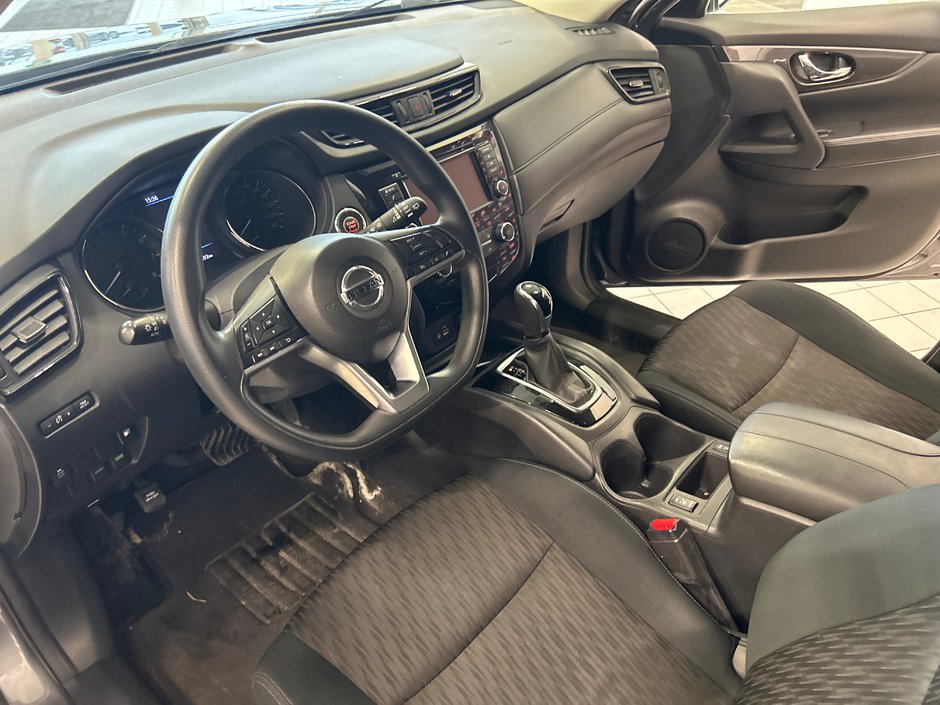 Nissan Rogue Sv 2018-25