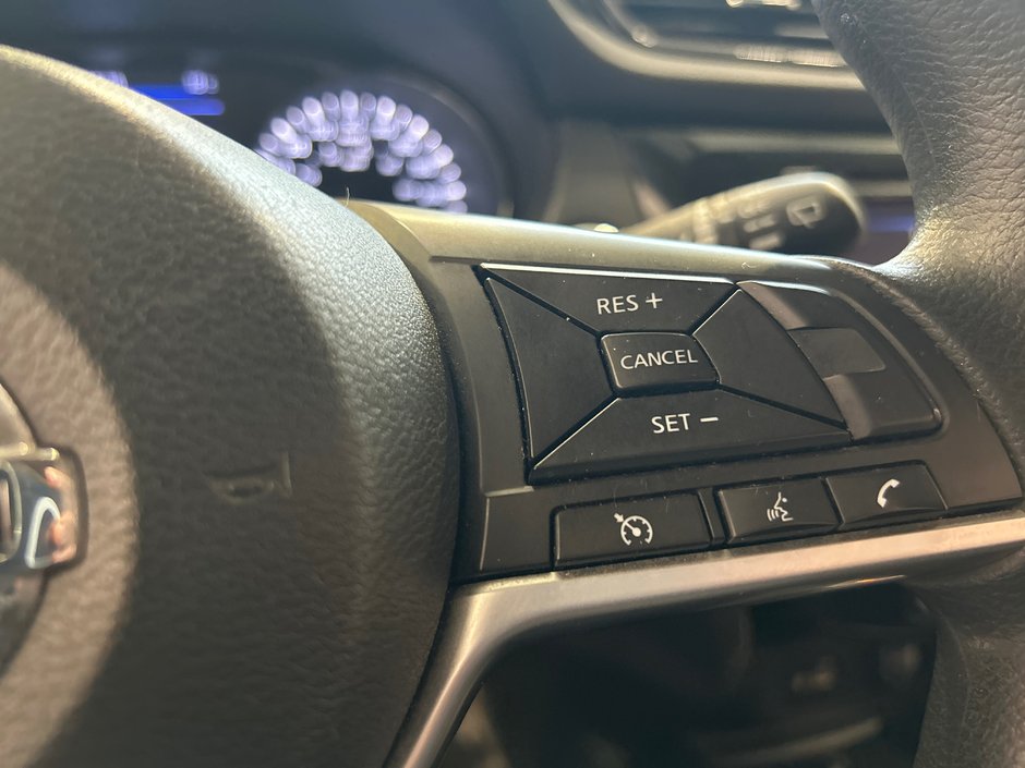 Nissan Rogue Sv 2018-16