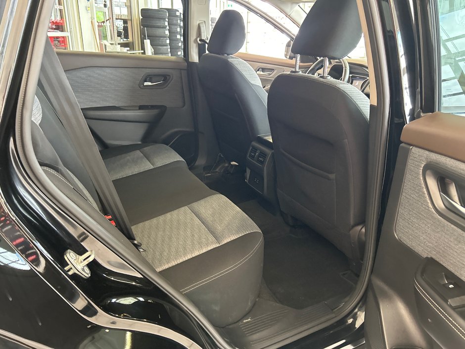 Nissan Rogue SV 2022-11