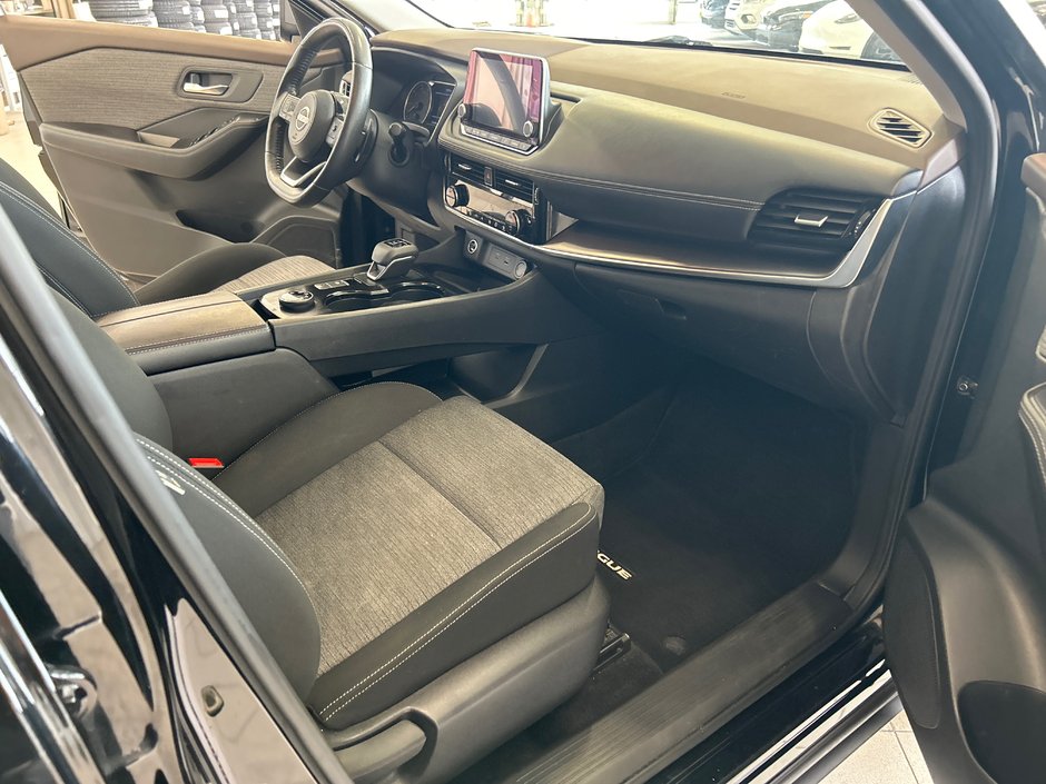 Nissan Rogue SV 2022-13