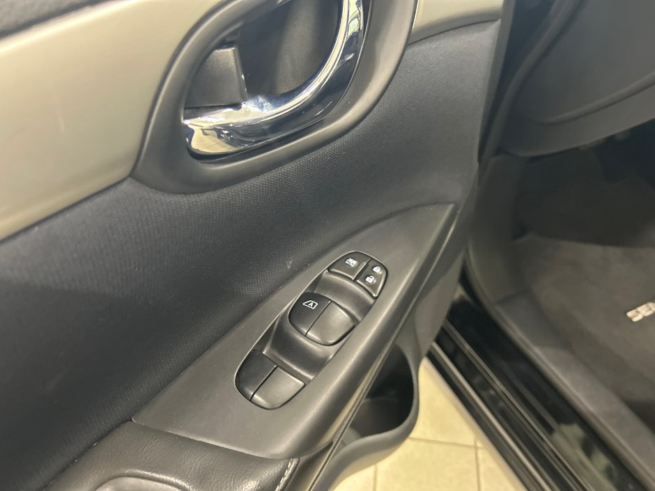 Nissan Sentra S 2016-14