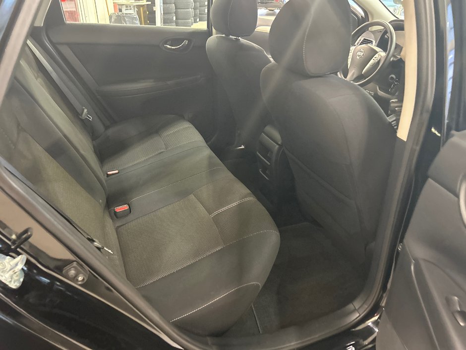 Nissan Sentra S 2016-10