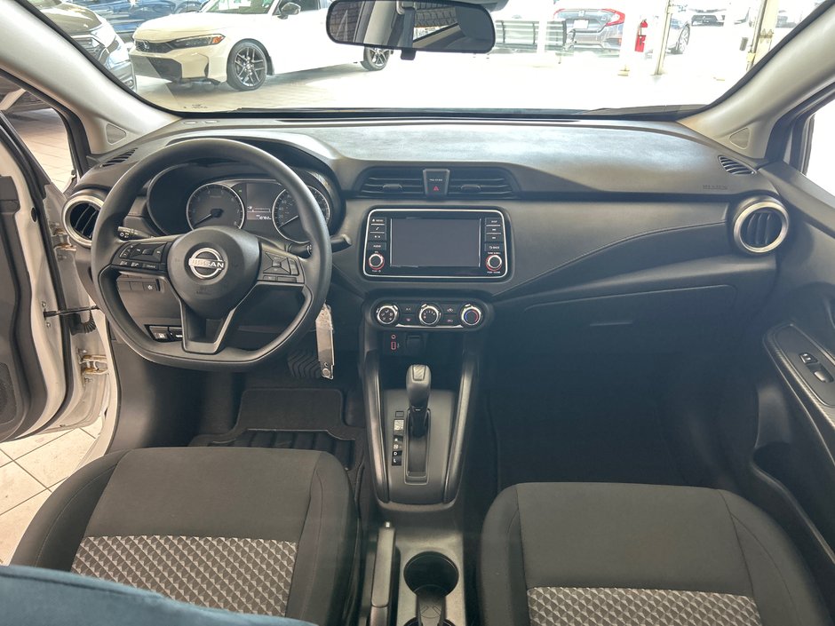 Nissan Versa S 2024-12