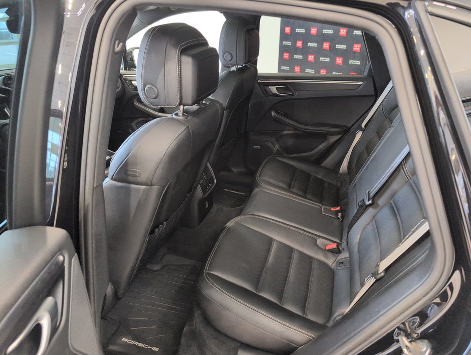 Porsche Macan GTS 2023-14