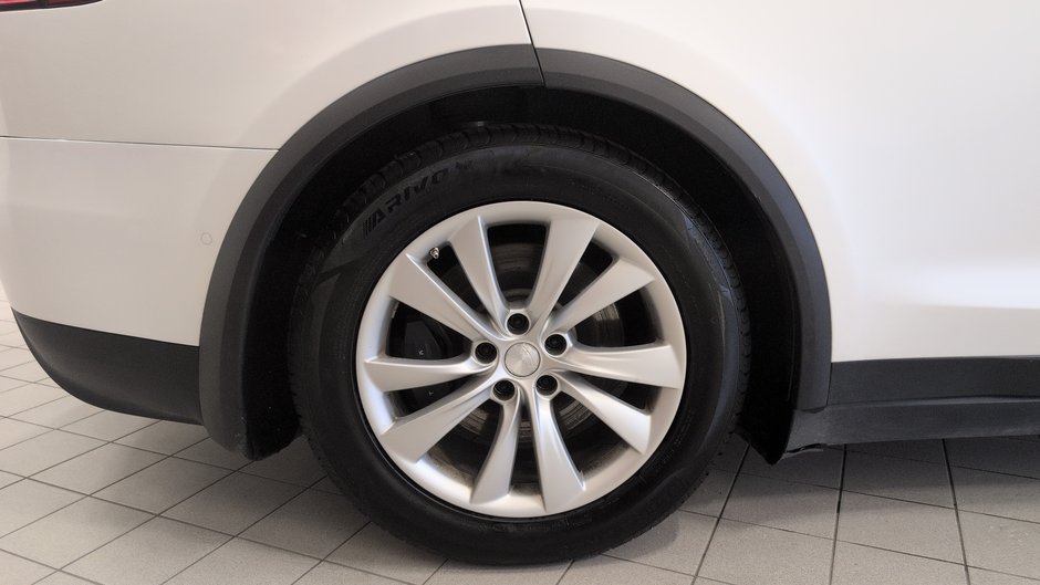 2017 Tesla Model X 75D-11