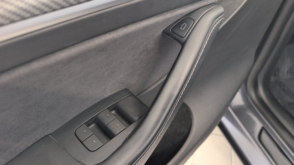 Tesla Model Y Rwd 2023-20