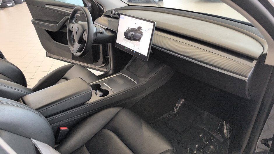Tesla Model Y Rwd 2023-16