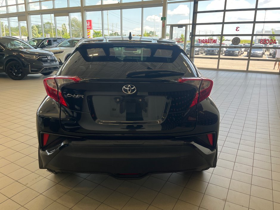 Toyota C-HR XLE PREMIUM 2021-8