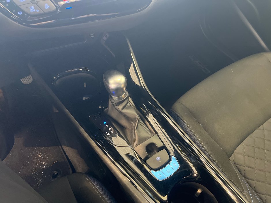 Toyota C-HR XLE PREMIUM 2021-14