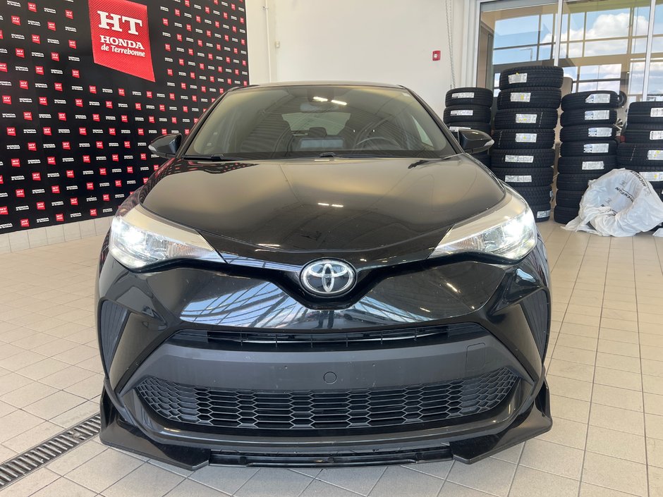 Toyota C-HR XLE PREMIUM 2021-2