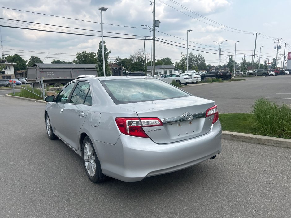 Toyota Camry XLE 2012-4