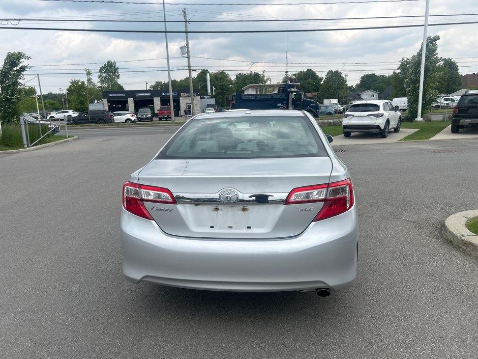 Toyota Camry XLE 2012-5