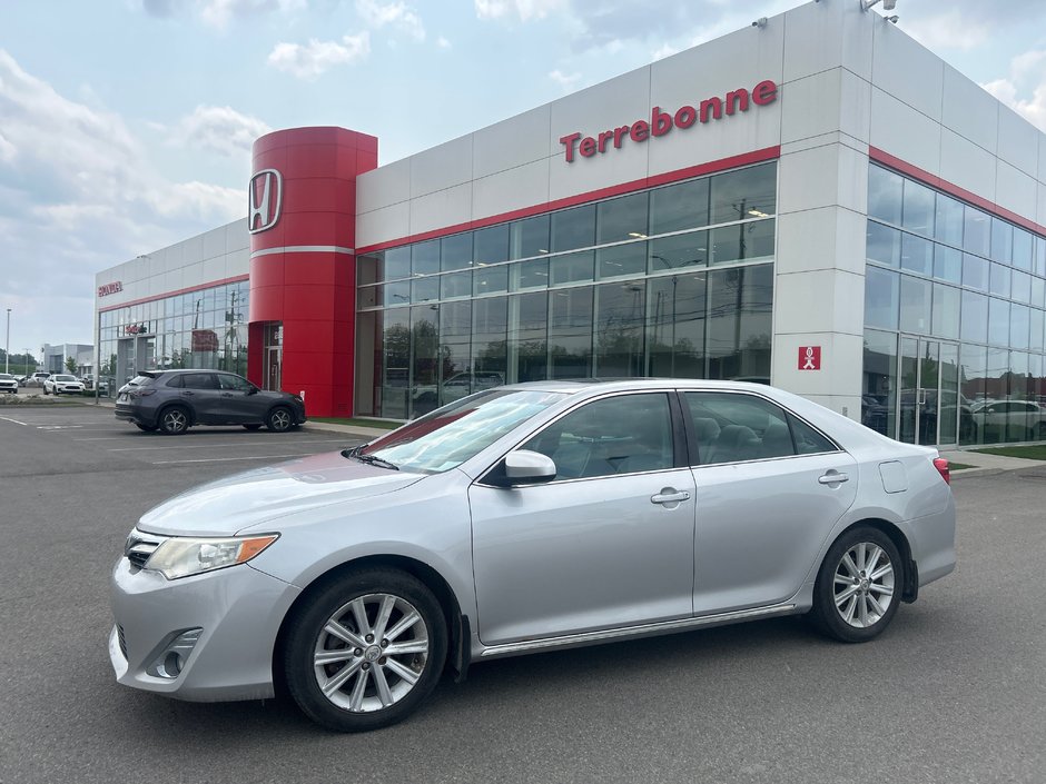 Toyota Camry XLE 2012-0