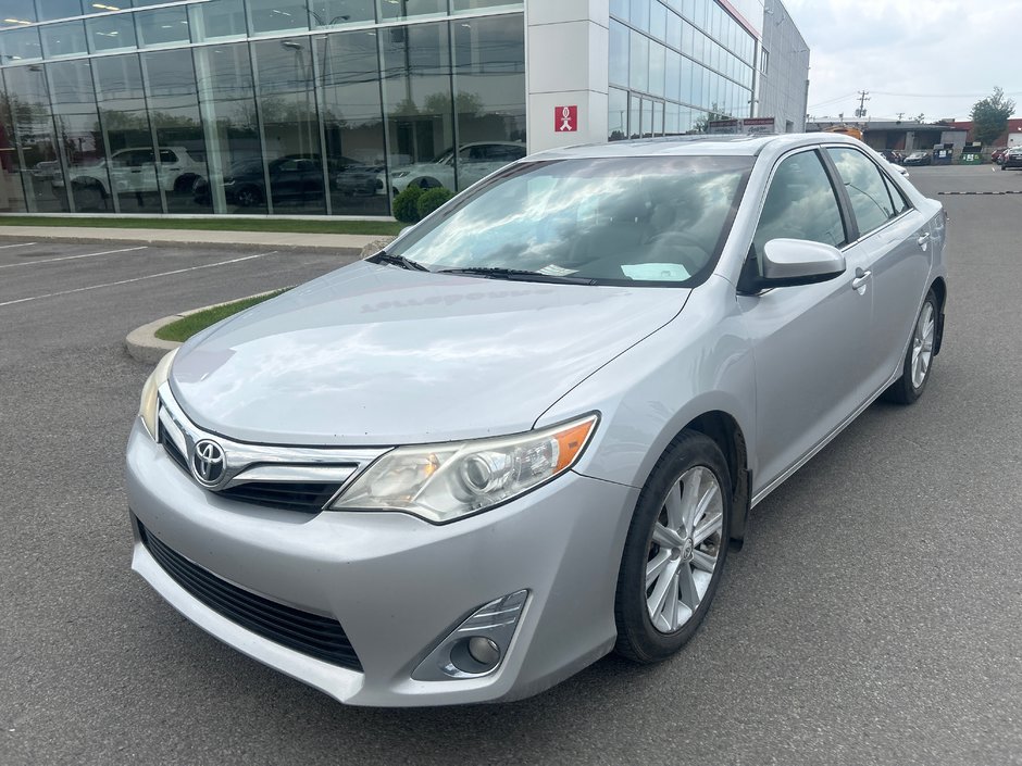 Toyota Camry XLE 2012-8