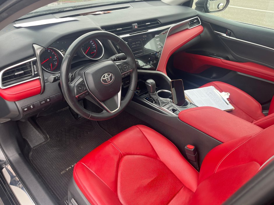 Toyota Camry XSE 2018-9