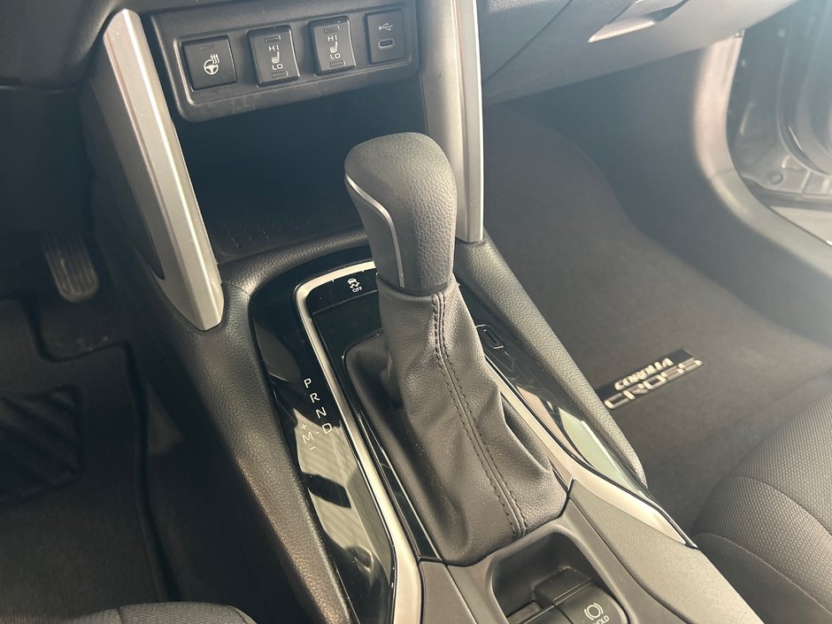 Toyota COROLLA CROSS LE 2023-15