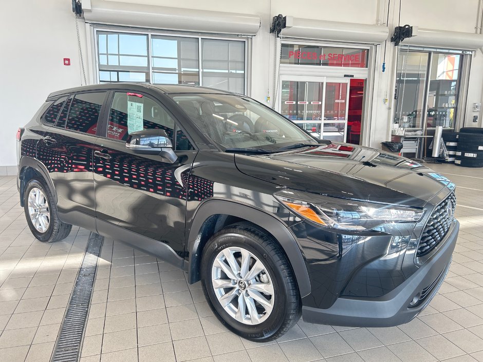 Toyota COROLLA CROSS LE 2023-3