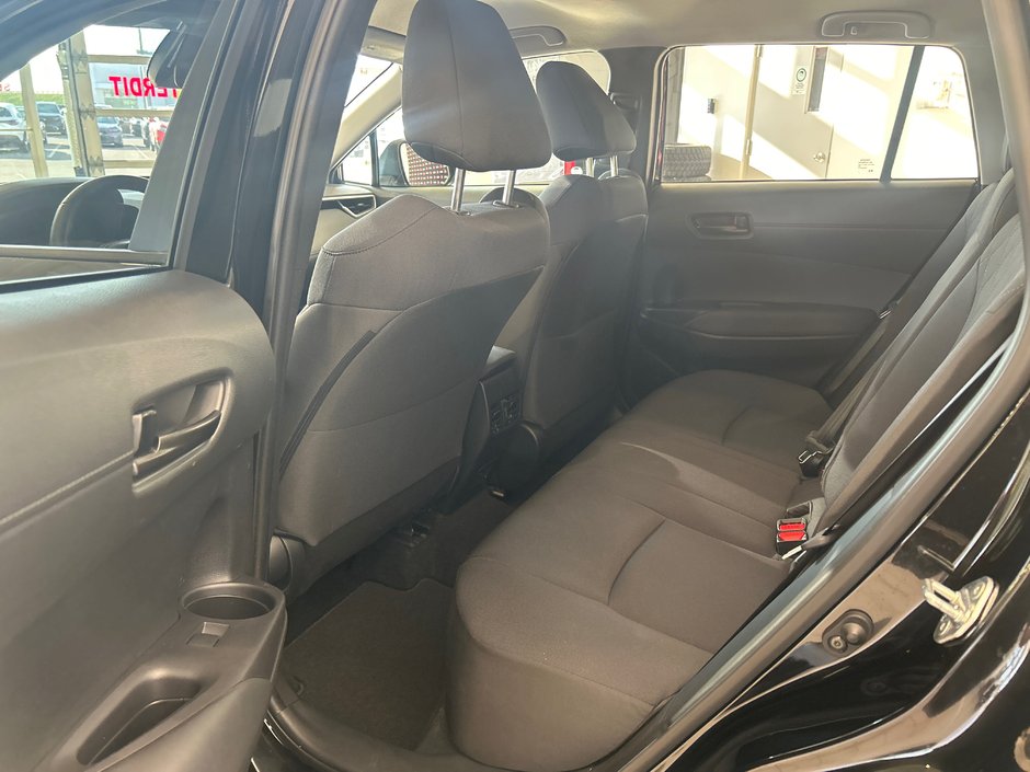 Toyota COROLLA CROSS LE 2023-8