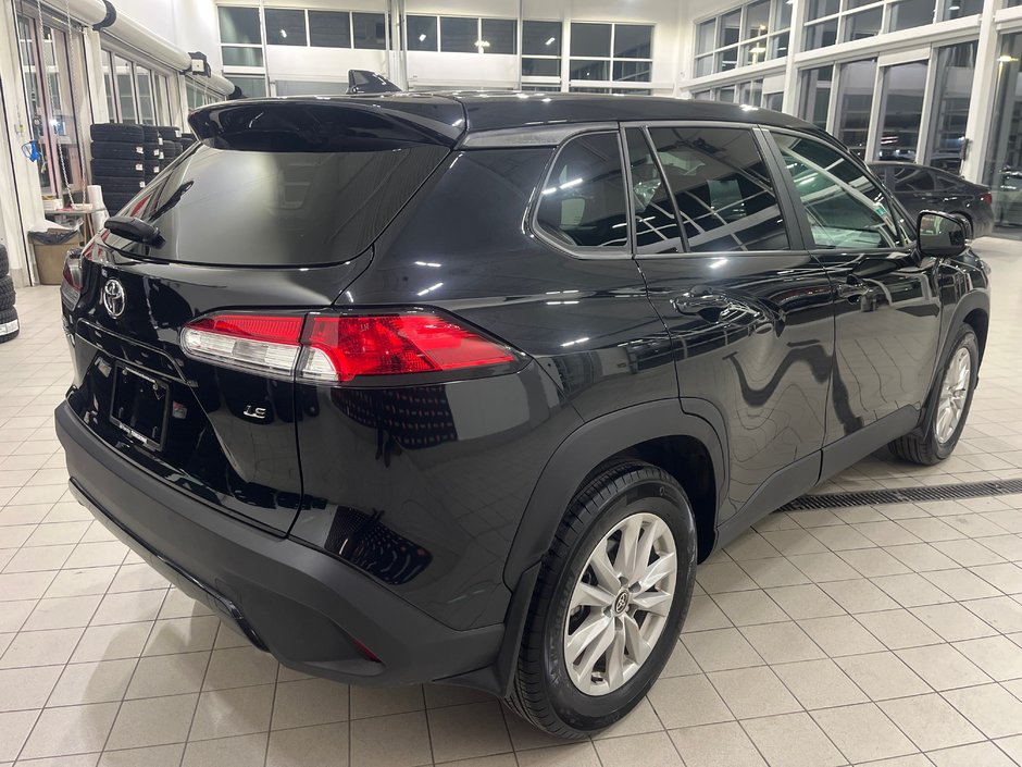 Toyota Corolla Cross LE 2023-4