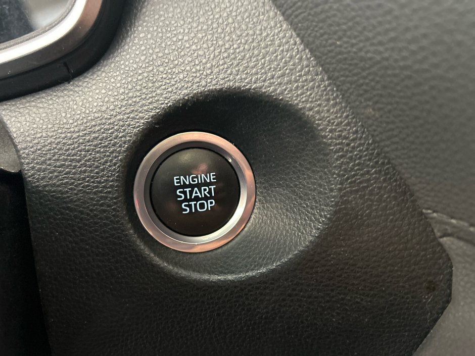 2023 Toyota Corolla Cross XLE-23