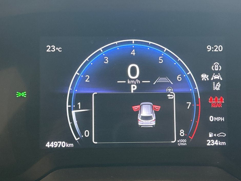 2023 Toyota Corolla Cross XLE-32