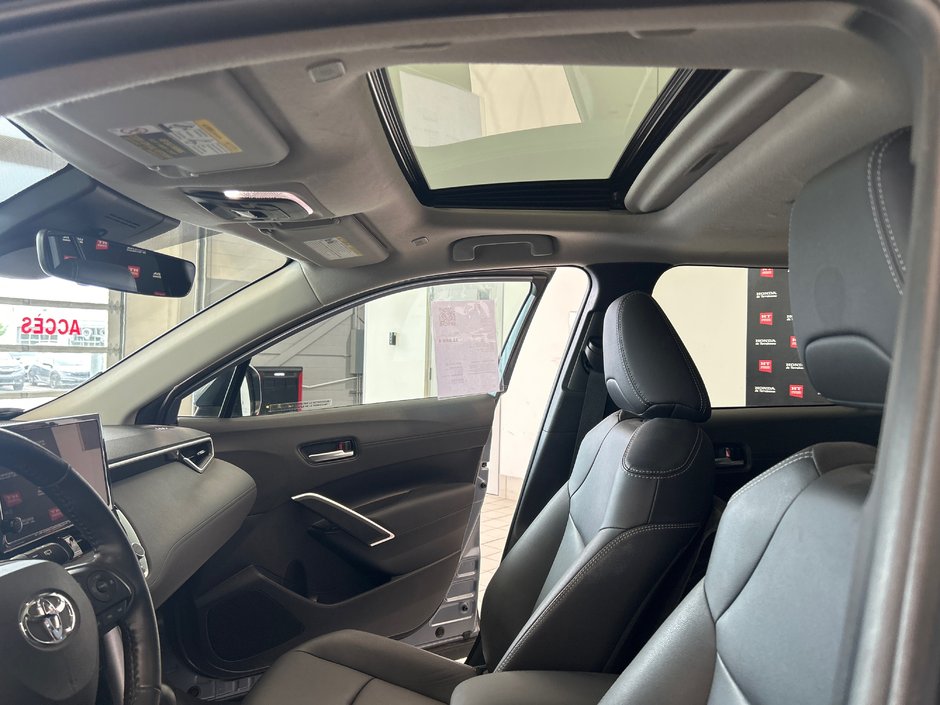 2023 Toyota Corolla Cross XLE-18