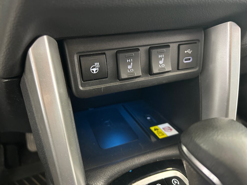 2023 Toyota Corolla Cross XLE-28
