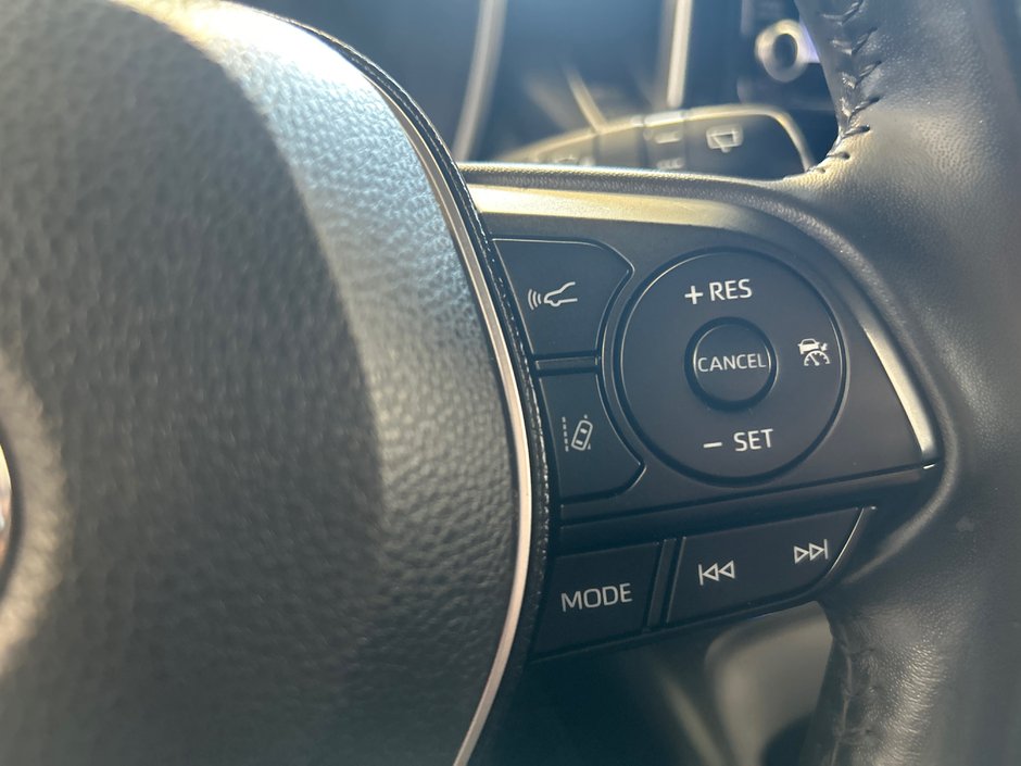 2019 Toyota Corolla Hatchback SE-18